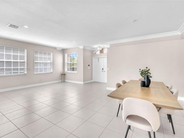 1447 NW 159th Ln, Pembroke Pines FL 33028