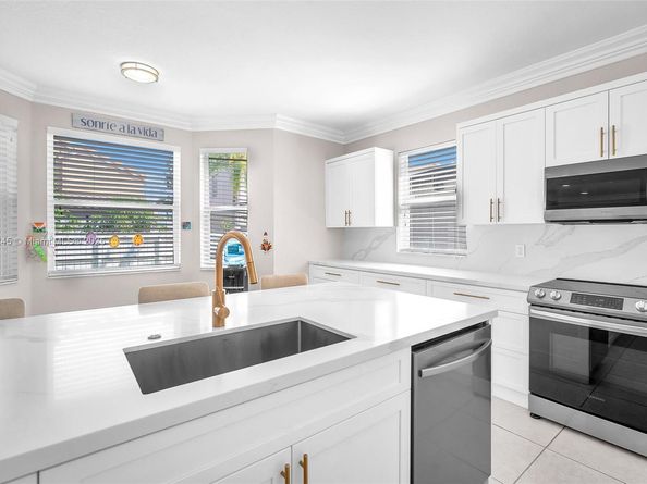 1447 NW 159th Ln, Pembroke Pines FL 33028
