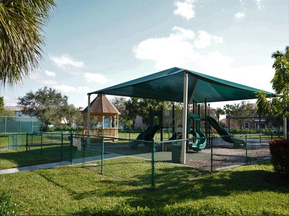 1447 NW 159th Ln, Pembroke Pines FL 33028
