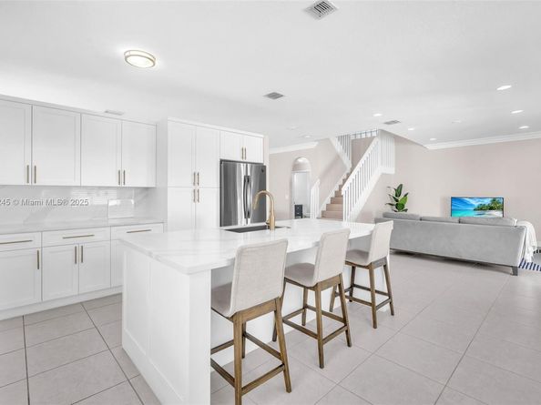 1447 NW 159th Ln, Pembroke Pines FL 33028