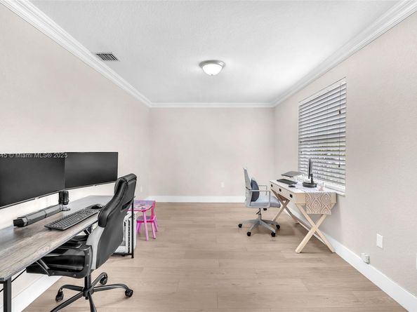1447 NW 159th Ln, Pembroke Pines FL 33028