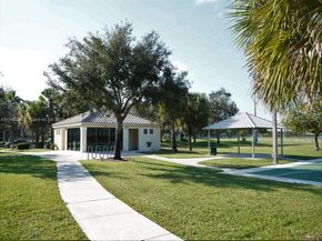 1447 NW 159th Ln, Pembroke Pines FL 33028