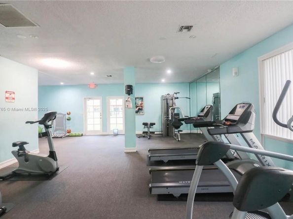18101 NW 68th Ave E201, Hialeah FL 33015