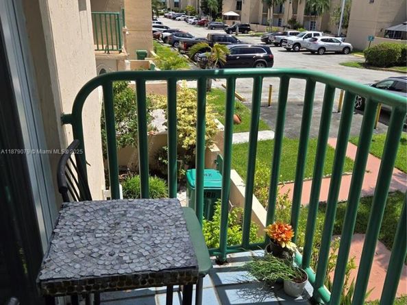 12095 SW 18th Ter 267, Miami FL 33175