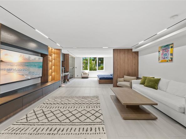 2301 Collins Ave 432, Miami Beach FL 33139