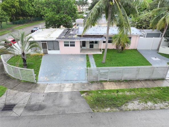 3630 SW 37th St, West Park FL 33023