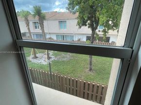 8237 NW 8th Ct 4, Plantation FL 33324