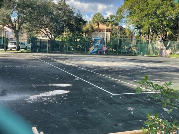 8237 NW 8th Ct 4, Plantation FL 33324