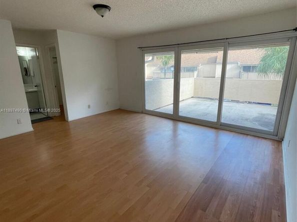 8237 NW 8th Ct 4, Plantation FL 33324