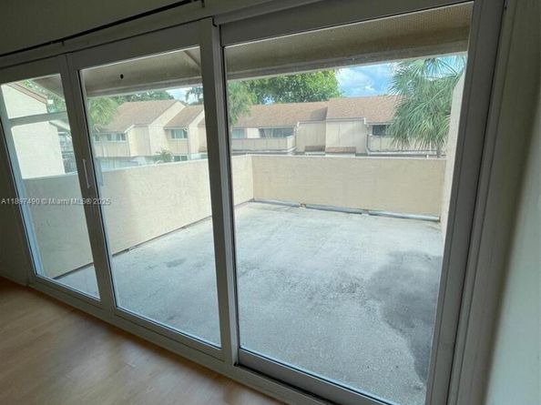 8237 NW 8th Ct 4, Plantation FL 33324