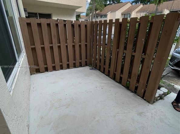 8237 NW 8th Ct 4, Plantation FL 33324