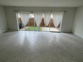 8237 NW 8th Ct 4, Plantation FL 33324