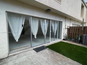 8237 NW 8th Ct 4, Plantation FL 33324