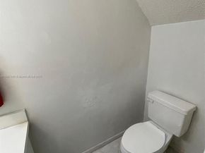 8237 NW 8th Ct 4, Plantation FL 33324