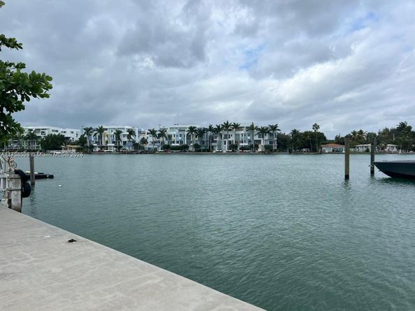 7590 Bayside Ln, Miami Beach FL 33141