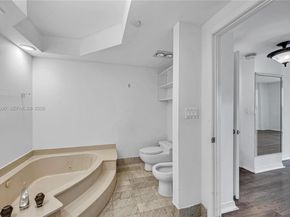 20281 E Country Club Dr 210, Aventura FL 33180