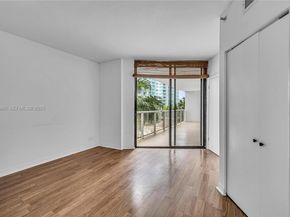 20281 E Country Club Dr 210, Aventura FL 33180