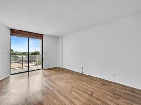 20281 E Country Club Dr 210, Aventura FL 33180