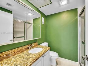 20281 E Country Club Dr 210, Aventura FL 33180