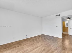 20281 E Country Club Dr 210, Aventura FL 33180