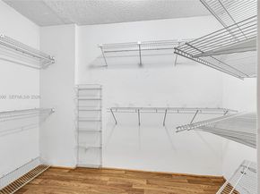 20281 E Country Club Dr 210, Aventura FL 33180