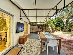 1501 NE 35th St, Oakland Park FL 33334