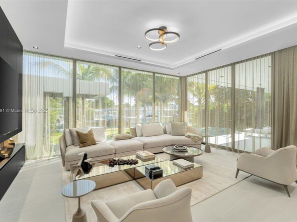 13225 Arch Creek Ter, North Miami FL 33181