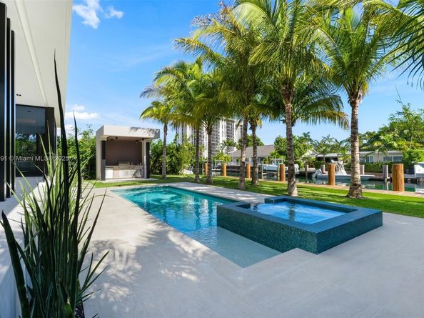 13225 Arch Creek Ter, North Miami FL 33181