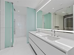 300 Biscayne Blvd Way 2702, Miami FL 33131