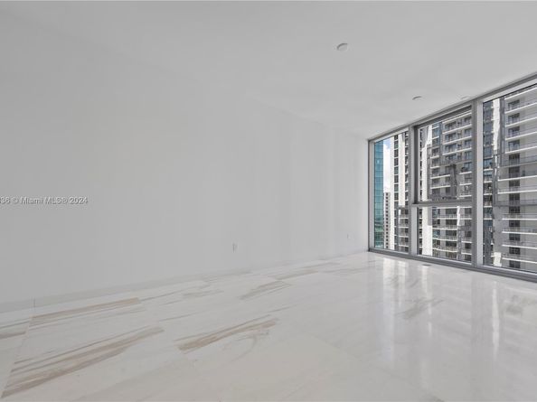 300 Biscayne Blvd Way 2702, Miami FL 33131