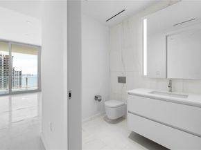 300 Biscayne Blvd Way 2702, Miami FL 33131