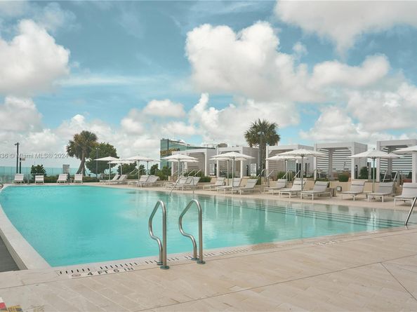 300 Biscayne Blvd Way 2702, Miami FL 33131