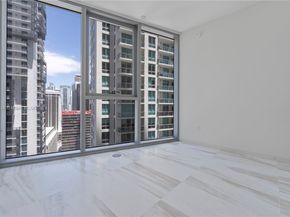 300 Biscayne Blvd Way 2702, Miami FL 33131