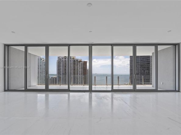 300 Biscayne Blvd Way 2702, Miami FL 33131