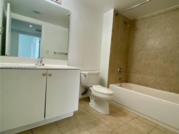111 E Flagler St 604, Miami FL 33131
