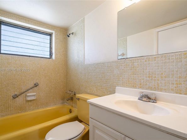 2929 Point East A303, Aventura FL 33160