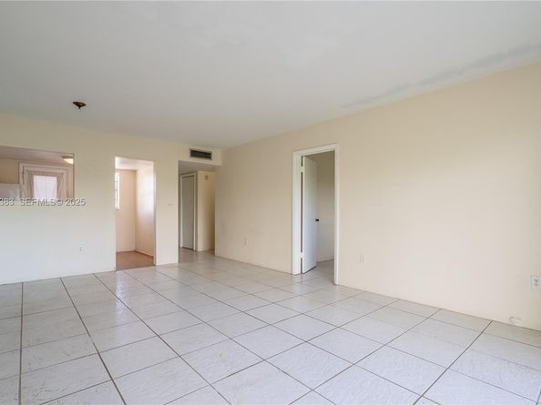 2929 Point East A303, Aventura FL 33160