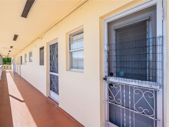 2929 Point East A303, Aventura FL 33160