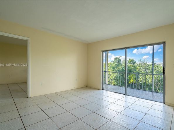 2929 Point East A303, Aventura FL 33160