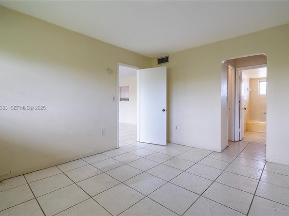 2929 Point East A303, Aventura FL 33160