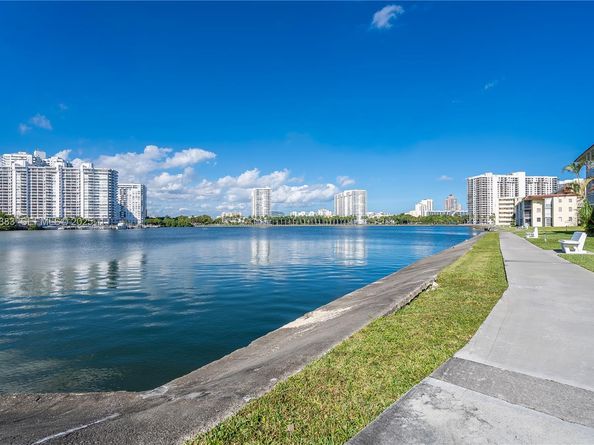 2929 Point East A303, Aventura FL 33160