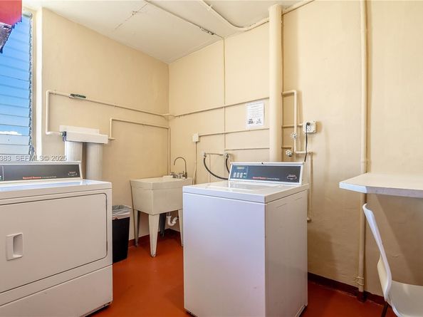 2929 Point East A303, Aventura FL 33160