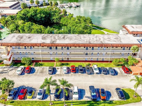 2929 Point East A303, Aventura FL 33160