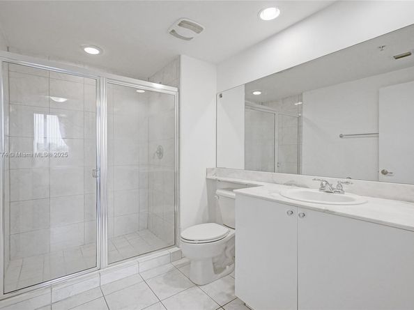 2775 NE 187th St 202, Aventura FL 33180