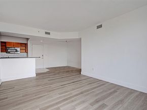 2775 NE 187th St 202, Aventura FL 33180