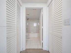 2775 NE 187th St 202, Aventura FL 33180