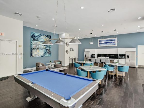 2775 NE 187th St 202, Aventura FL 33180