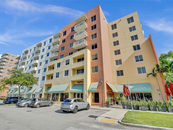 2775 NE 187th St 202, Aventura FL 33180