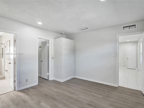 2621 SW Natura Ave, Deerfield Beach FL 33441