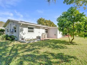 2621 SW Natura Ave, Deerfield Beach FL 33441